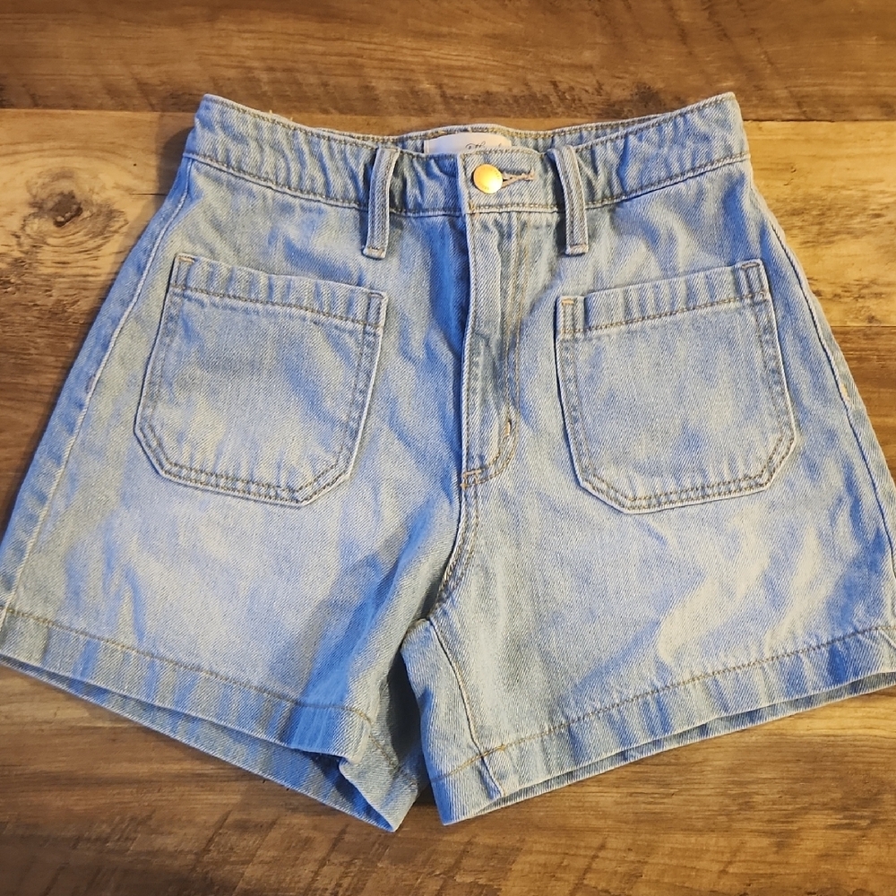 Universal Thread Blue Jean Shorts High-Waisted Relaxed Fit